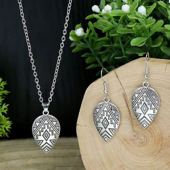 Vintage Tribal Earrings and Pendant Set - Picture 2 of 6